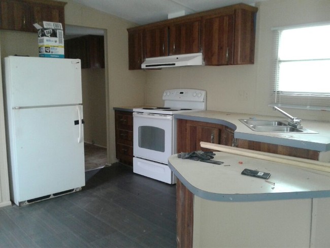Building Photo - 180 Farrar Rd