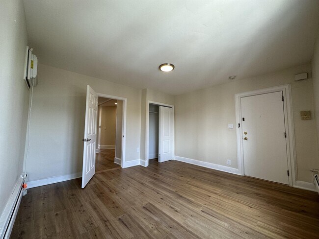 Foto del edificio - 6909 Madison St