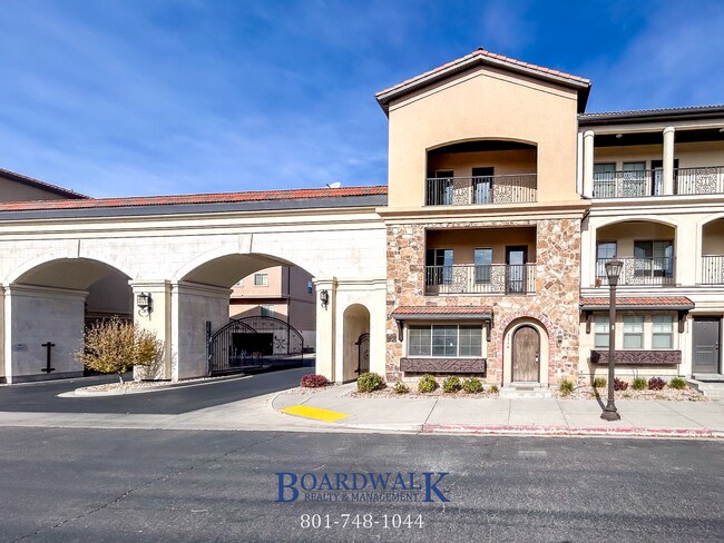 Foto del edificio - Spectacular 3 bed 2.5 bath in Highland