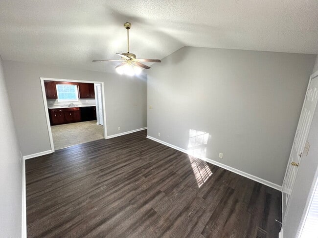 Building Photo - 2404 N Ford St