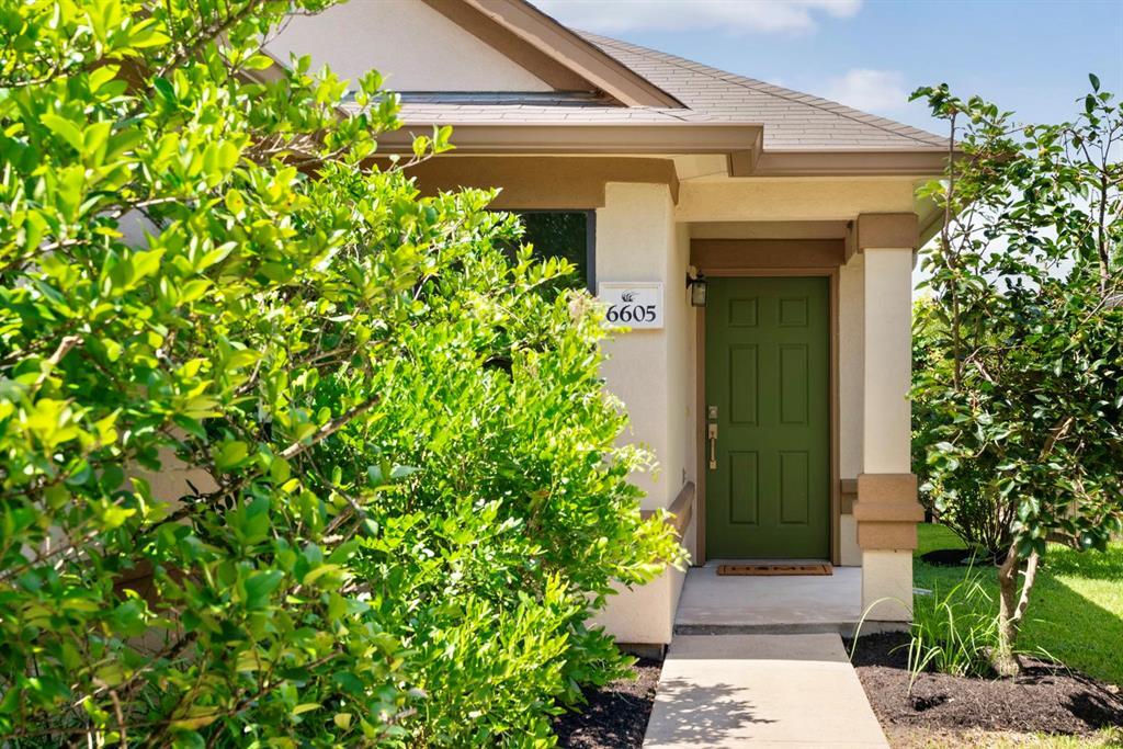 Foto principal - 6605 Kirkwynd Dr
