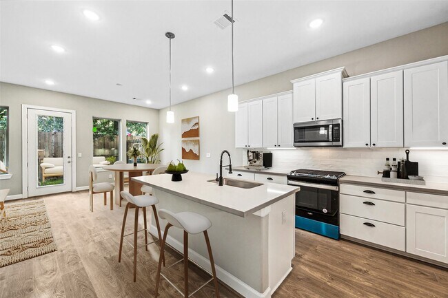Foto del edificio - 5208 Amber St