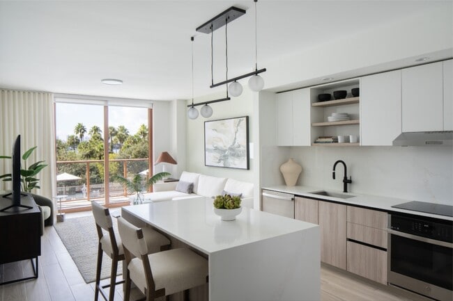 Building Photo - Avara