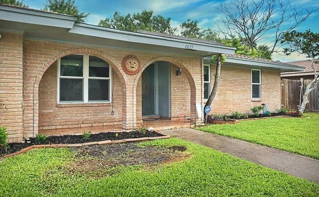 Building Photo - 4022 Killarmet Dr