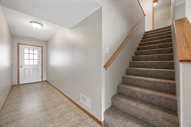 Foto del edificio - 533 E Goldfinch Dr