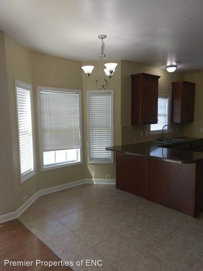 Building Photo - 4 br, 2.5 bath House - 341 Old Dam Road