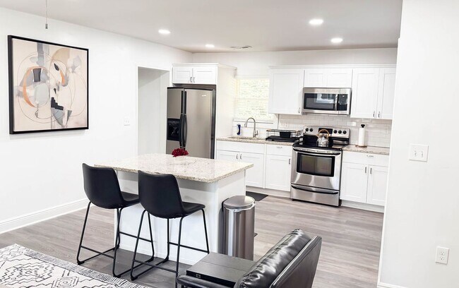 Building Photo - 3216 Credenza Rd