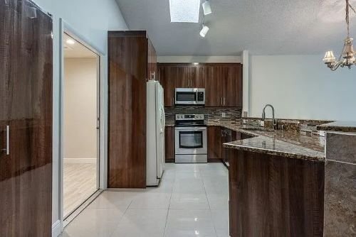 Foto del edificio - 7705 Forest Green Ln