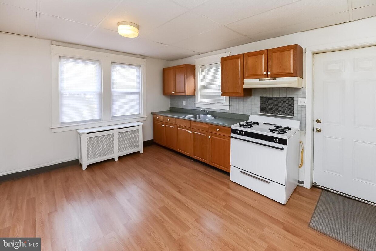 61 S MacDade Blvd, Darby, PA 19023 Townhome Rentals in Darby PA