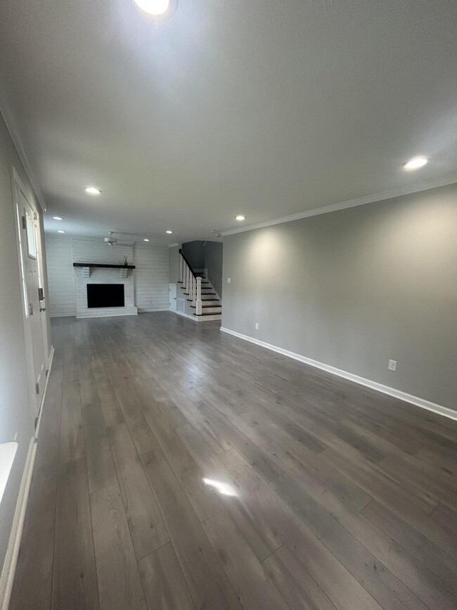 Foto del edificio - 711 Cool Brook Dr