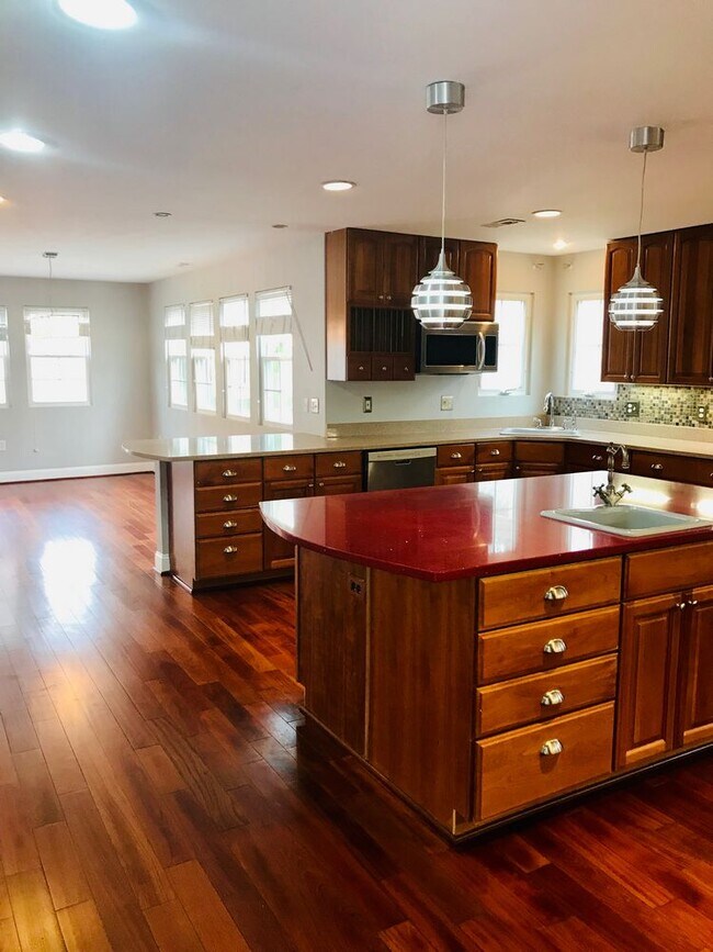 Foto del edificio - 1803 Great Falls St