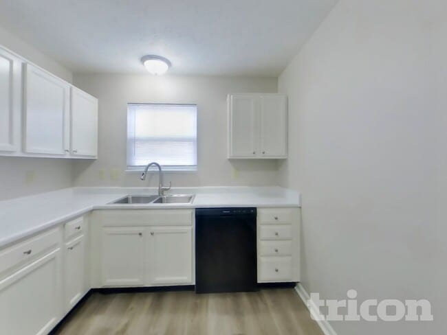 Foto del edificio - 1334 Grand Canyon Cir