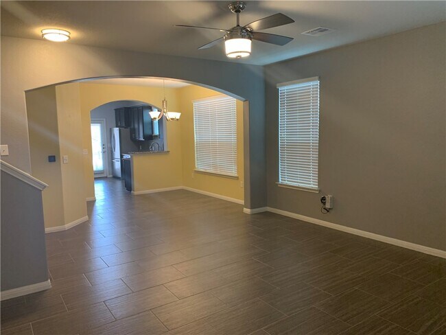Foto del edificio - 409 N Heatherwilde Blvd