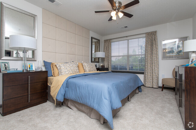 2BR, 1.5BA - 1200SF - The Villages Of East Lake