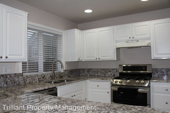 Foto del edificio - 4 br, 2.5 bath House - 7575 Broken Top Ave NE