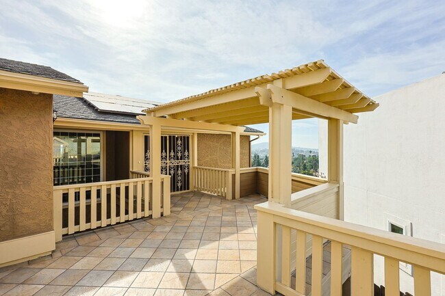 Foto del edificio - Spacious 4 Bed / 3 Bath Home in Desirable Nebo Hill – La Mesa (3,056 Sq Ft)