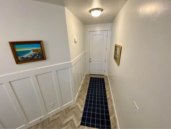 Building Photo - North Point Townhome