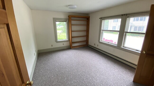 Foto del edificio - 277 Mast Rd