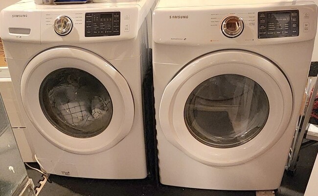 Washer/Dryer in the basement - 1530 S Vogdes St