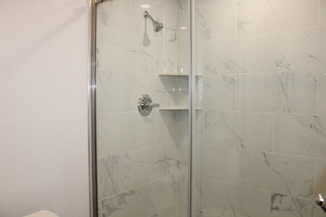 Building Photo - 1403 W Aries Rd