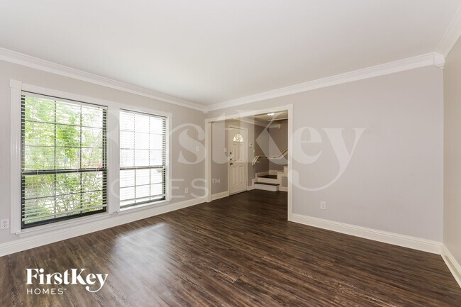 Foto del edificio - 213 Ripplewood Dr