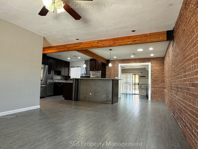 Foto del edificio - Uptown Phoenix location!
