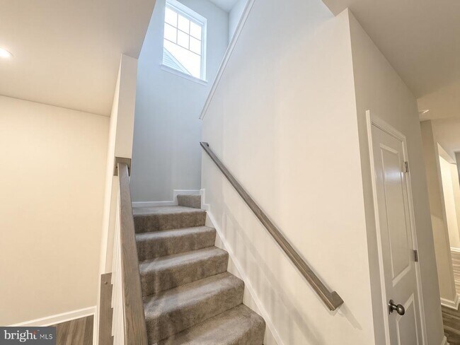 Foto del edificio - 42 Trout Lily Dr