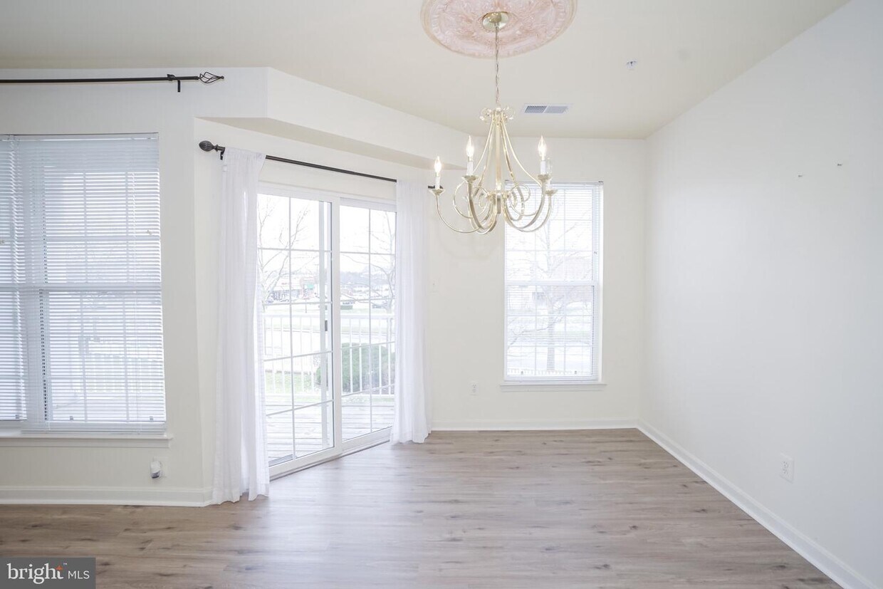Foto principal - 25320 Lake Mist Square