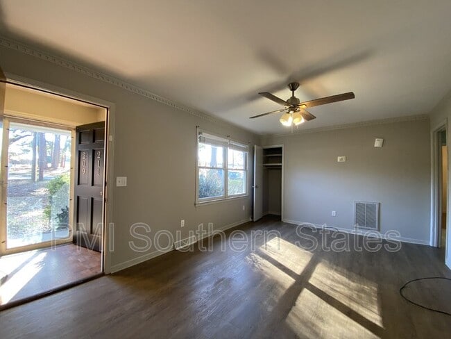Building Photo - 209 Jonesville Rd