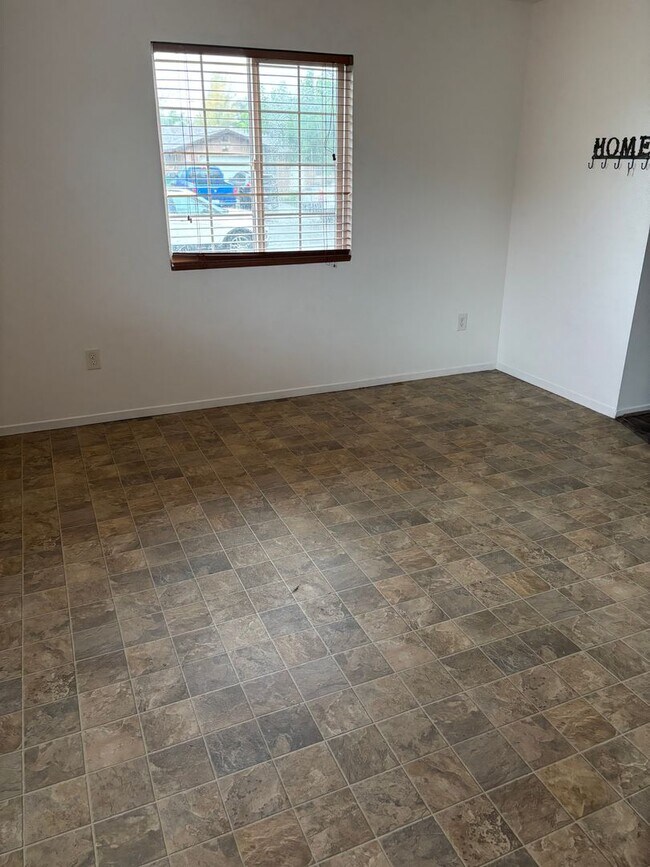 Foto del edificio - 3BED/2BA HOME IN GRIDLEY