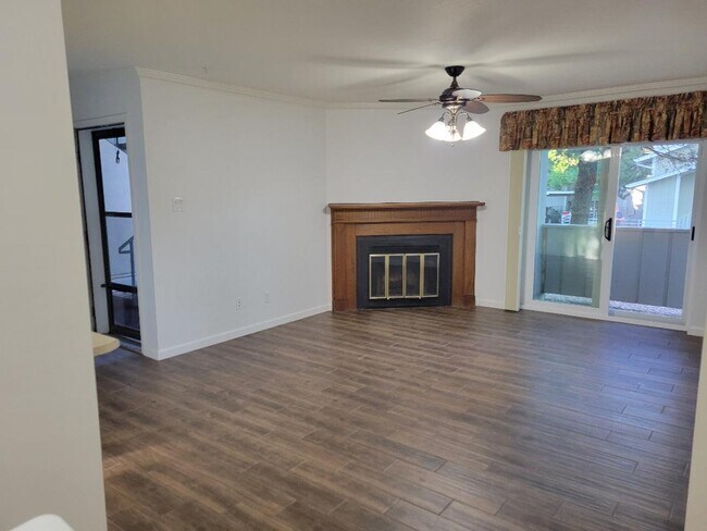 Building Photo - 505 Oppenheimer Dr