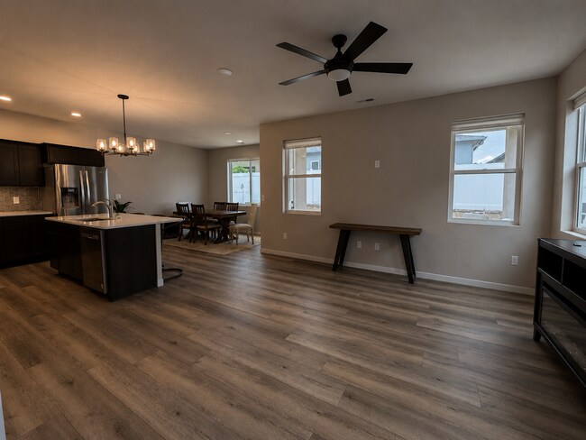 Foto del edificio - Stylish 2023 Home for Rent | 4 Bed • 2.5 Bath • Prime North Grand Junction Location