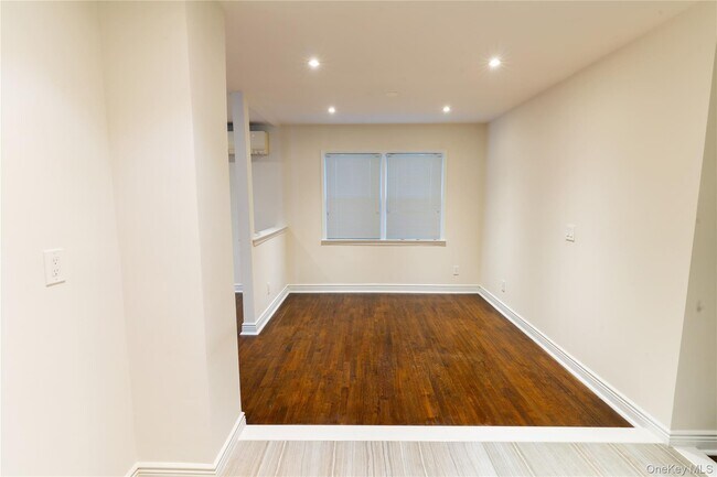 Foto del edificio - 95-19 160th Ave