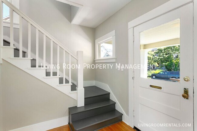 Foto del edificio - 4137 NE 8th Ave