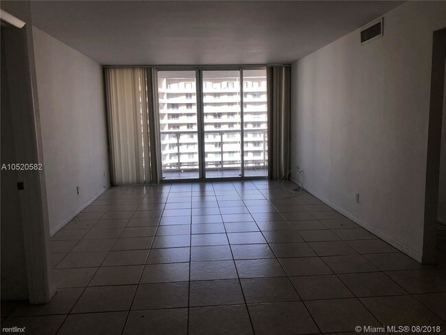 Building Photo - 2 br, 2 bath  - 5600 Collins Ave Apt 12B