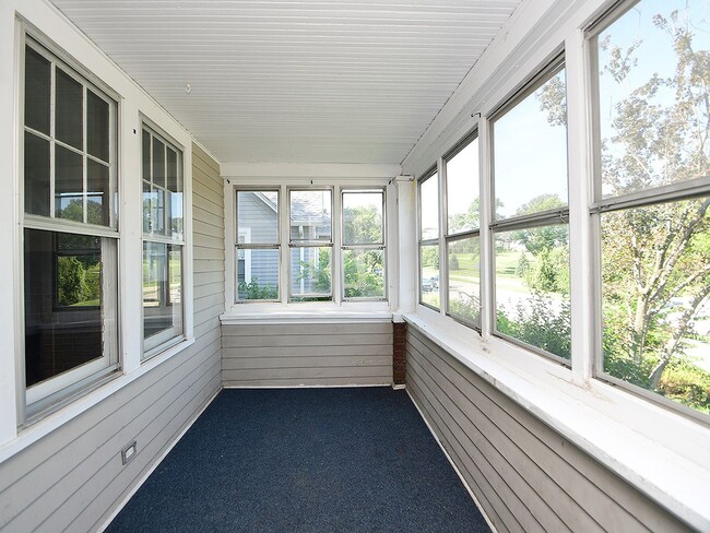 Building Photo - Elmwood Park Charmer