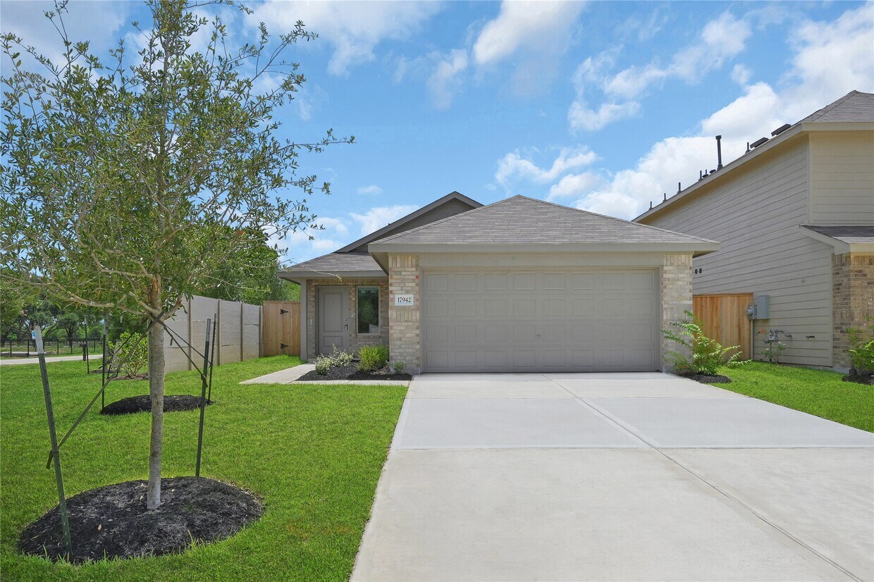 Foto principal - 17942 Becker Lndg Dr