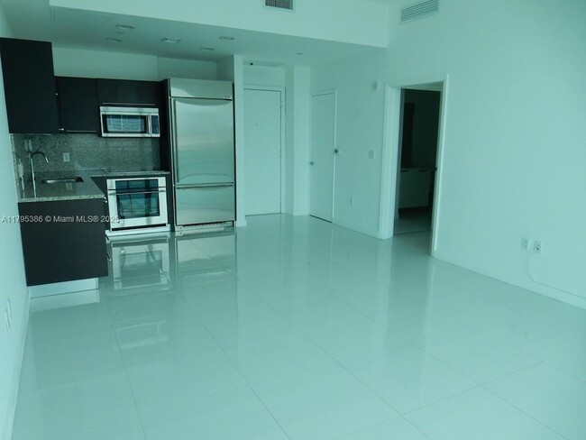 Foto del edificio - 950 Brickell Bay Dr