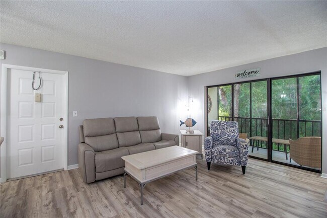 Building Photo - 3101 Lake Pine Way S