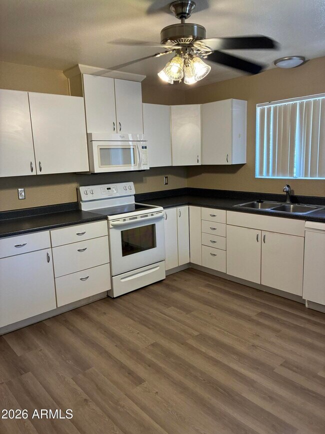 Foto del edificio - 7314 E Polk St