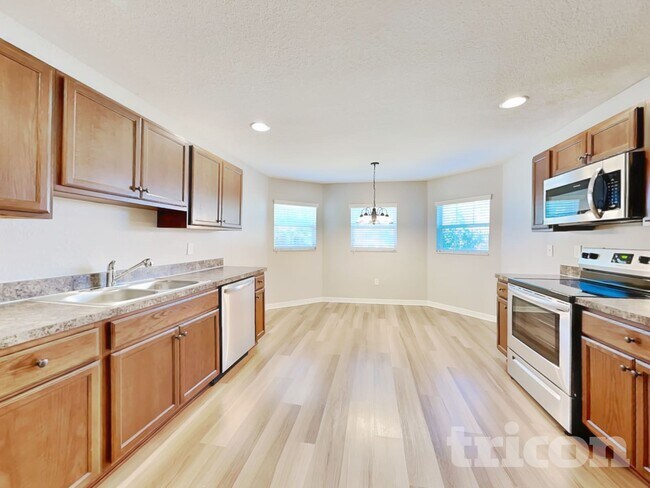 Foto del edificio - 77 Lake Ring Dr