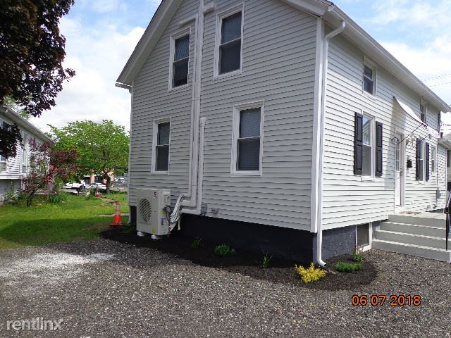 Building Photo - 3 br, 1 bath House - 42 Providence St