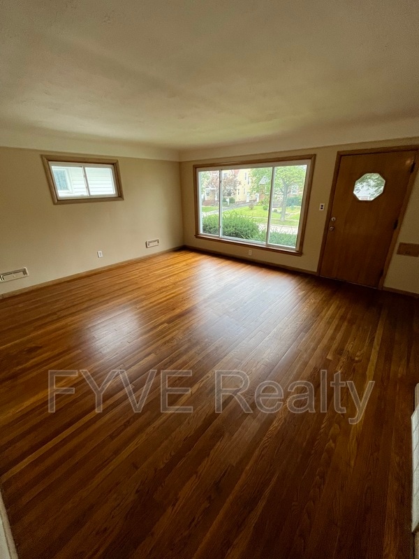 Building Photo - 8017 Fernhill Ave