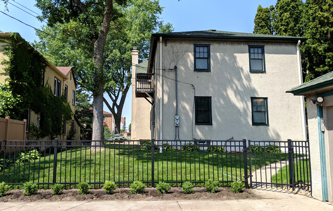 Building Photo - 2929 Drew Ave S