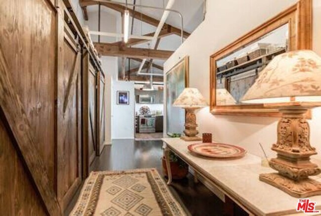 Foto del edificio - 530 S Hewitt St