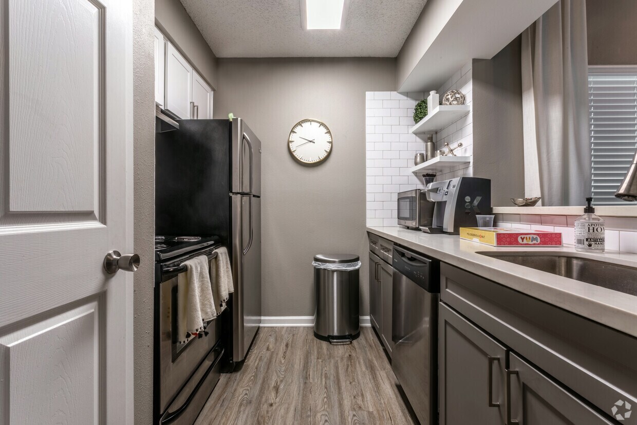 Trailwood Village Apartments Apartments in Kingwood, TX