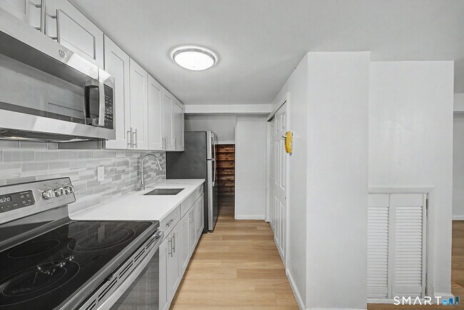 Foto del edificio - 22 Treat Ave