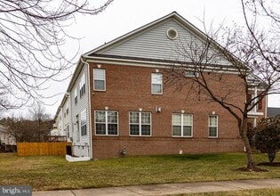 Building Photo - 9571 Linnett Hill Dr