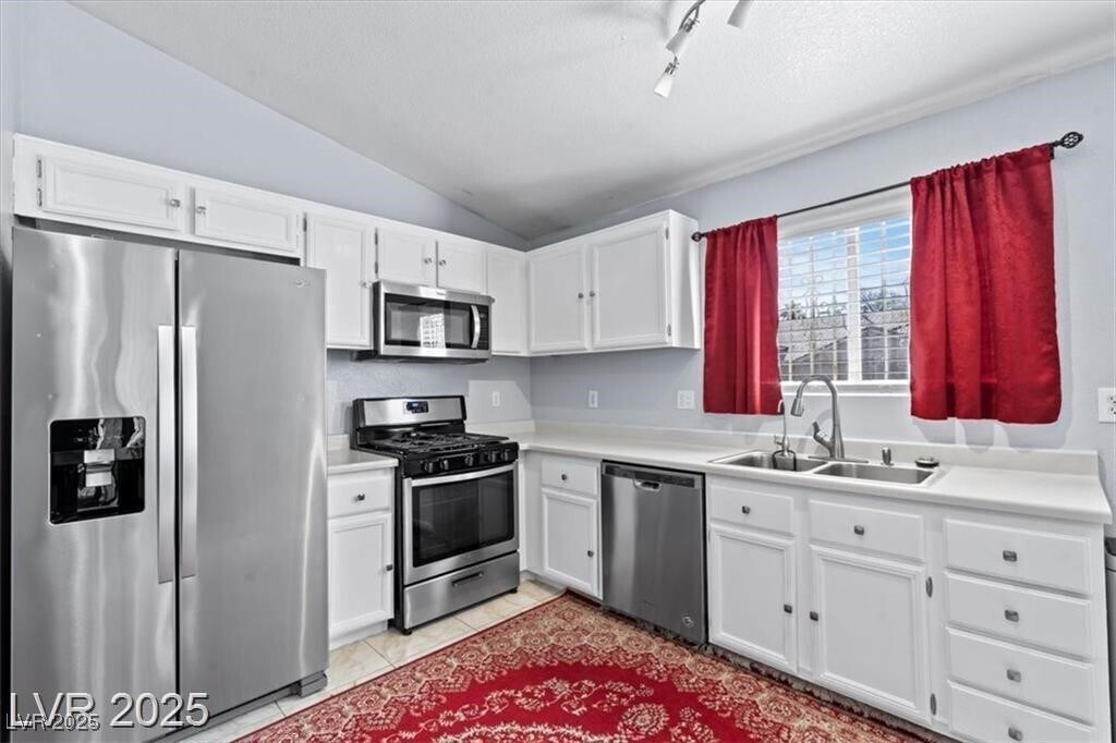 Foto principal - 2419 Country Orchard St