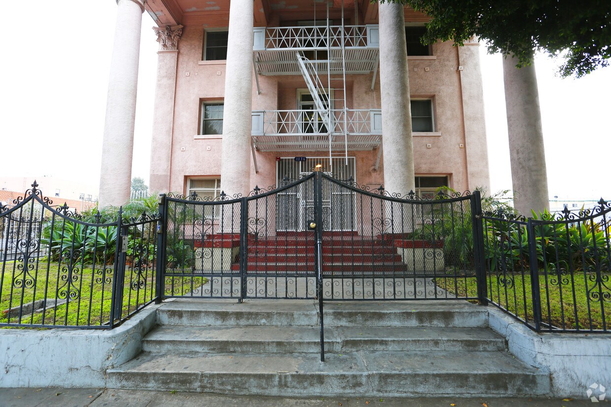 Foto del edificio - 1136 S Alvarado St